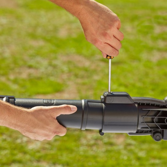 Black& Decker BEBLV301-QS – Suflanta si aspirator cu tocator pentru frunze cu grebla 3-in-1 Black & Decker BEBLV301, putere 3000 W, sac de colectare 70 L, putere aspirare max. 15 mc/min, viteza maxima suflare 404 km/h, raport maruntire 16:1 Suflanta si aspirator cu tocator pentru frunze cu grebla 3-in-1 Black & Decker BEBLV301, putere 3000 W, sac de colectare 70 L, putere aspirare max. 15 mc/min, viteza maxima suflare 404 km/h, raport maruntire 16:1 – Black& Decker BEBLV301-QS