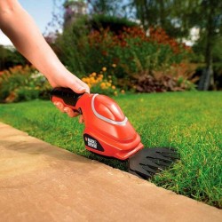 Foarfeca pentru tuns gard viu cu acumulatori Black Decker GSL700-QW