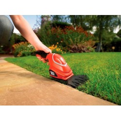 Foarfeca pentru tuns gard viu cu acumulatori Black Decker GSL700-QW