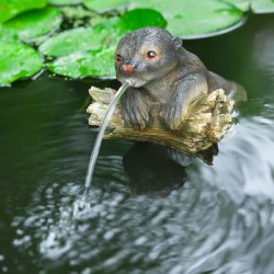 442057  Floating Spitter Garden Fountain Otter