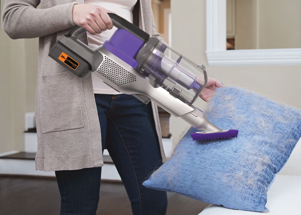 Aspirator vertical pe acumulator 4 in 1 Black & Decker BHFEV362DP-QW, 3 viteze, autonomie pana la 95 min, indicator status LED, capacitate rezervor 0.75 L, perie pentru parul de animale, livrat cu incarcator si acumulator 36 V 2.5 Ah