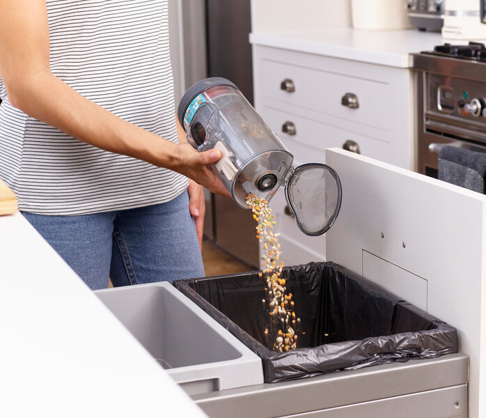 Aspirator vertical pe acumulator 4 in 1 Black & Decker BHFEV36B2DW-QW, 3 viteze, autonomie pana la 95 min, indicator status LED, capacitate rezervor 0.75 L, livrat cu incarcator si acumulator 36 V 2.5 Ah – Black& Decker BHFEV36B2DW-QW