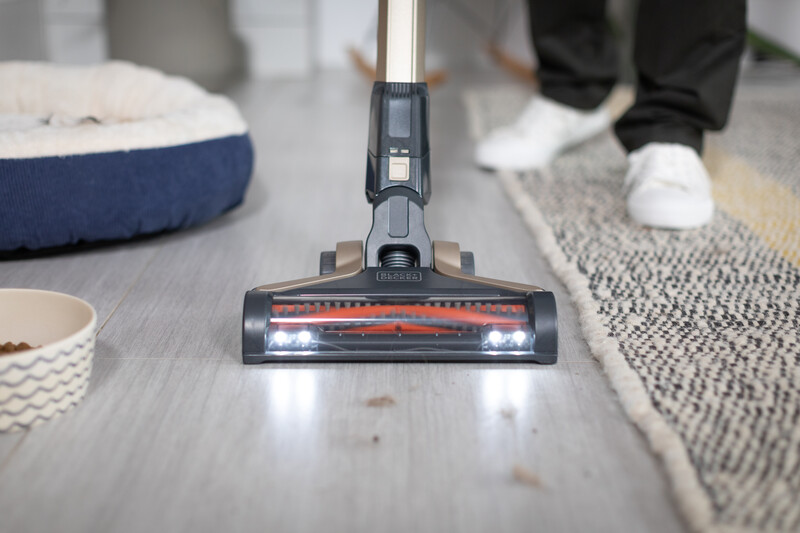 Aspirator vertical pe acumulator 4 in 1 Black & Decker BHFEV36B2DW-QW, 3 viteze, autonomie pana la 95 min, indicator status LED, capacitate rezervor 0.75 L, livrat cu incarcator si acumulator 36 V 2.5 Ah – Black& Decker BHFEV36B2DW-QW