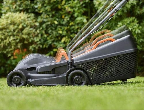 Masina de tuns gazonul cu motor electric Black Decker BEMW451-QS, 1200w, latime de taiere 32 cm, cos colector 35 litri – Black& Decker BEMW451-QS