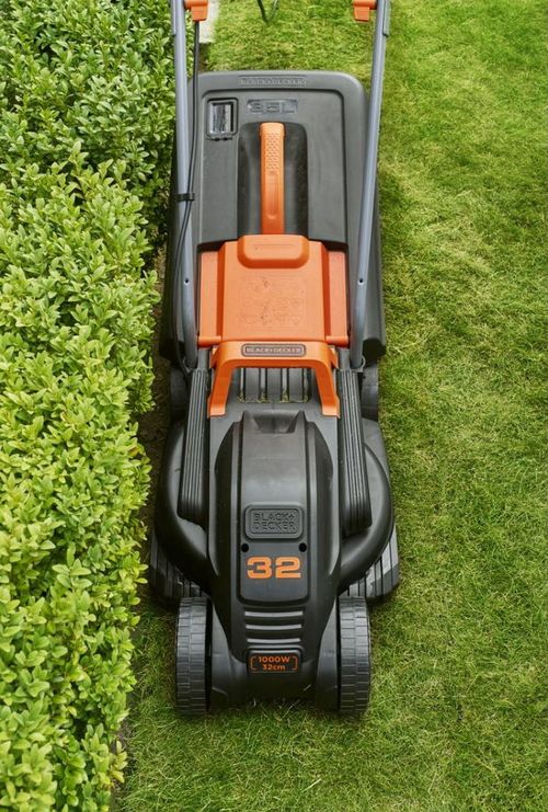 Black& Decker BEMW351-QS – Masina de tuns gazonul cu motor electric Black Decker BEMW351-QS, 1000w, latime de taiere 32 cm, cos colector 35 litri Masina de tuns gazonul cu motor electric Black Decker BEMW351-QS, 1000w, latime de taiere 32 cm, cos colector 35 litri – Black& Decker BEMW351-QS