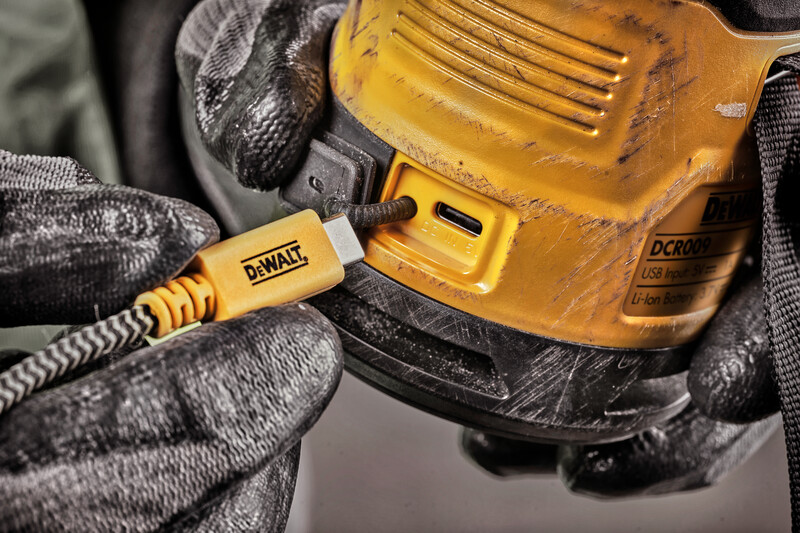 DeWalt DCR009-XJ – Boxa portabila cu bluetooth, reincarcabila Dewalt DCR009-XJ, incarcare USB-C, 3.7V, 10W Boxa portabila cu bluetooth, reincarcabila Dewalt DCR009-XJ, incarcare USB-C, 3.7V, 10W – DeWalt DCR009-XJ