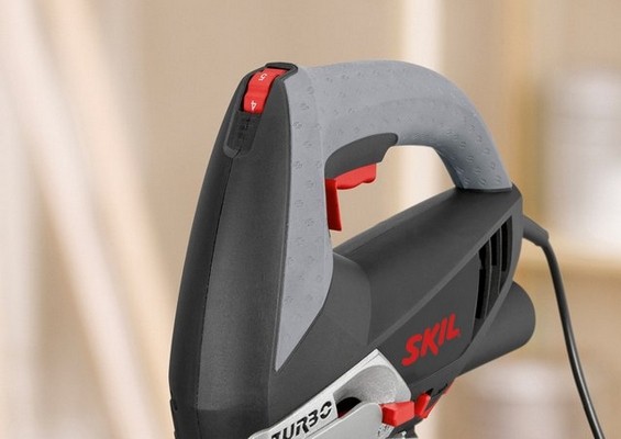 Ferastrau vertical Skil 4381 AD