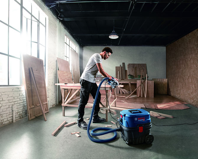 Aspirator universal umed uscat Bosch UniversalVac 15, 1000 W, 65 l/s debit aer, vid maxim 240 mbar, 15 l sac colector